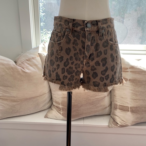 blank nyc cheetah shorts